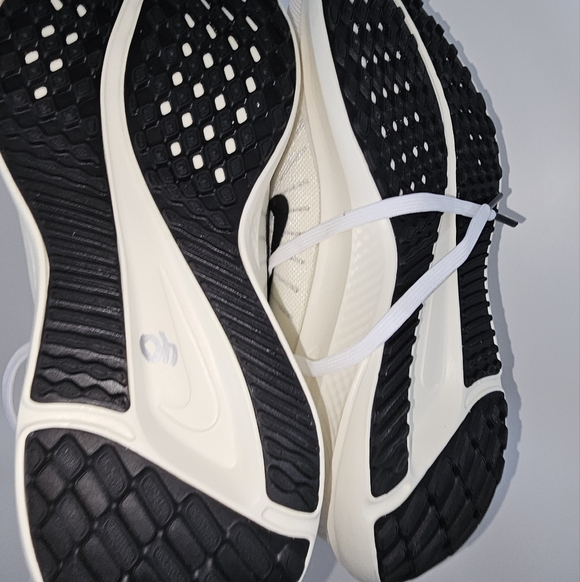 Nike Quest 5 Road Running Shoes - Picture 4 of 6